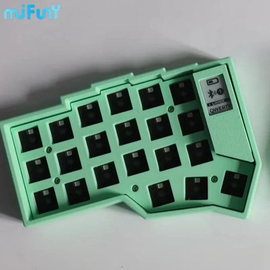 MiFuny CORNE Wireless Split Keyboard – Open Source, ZMK-Compatible, RGB, Bluetooth Mechanical Keyboard with Adaptable Ink Screen